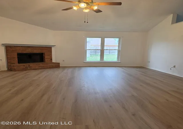 Photo 3 of Single family home for sale at 114 Apple Dr, Senatobia, MS 38668 | MLS# 4156999 | Listing updated on 2026-10-14