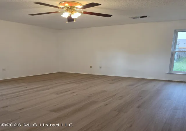 Photo 4 of Single family home for sale at 114 Apple Dr, Senatobia, MS 38668 | MLS# 4156999 | Listing updated on 2026-10-14