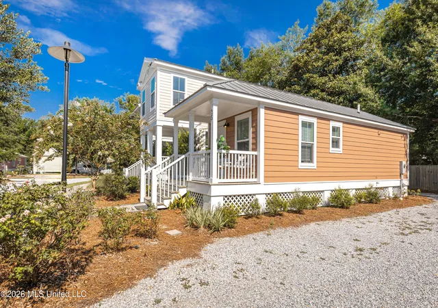 Photo 3 of Single family home for sale at 2207 Government St, Ocean Springs, MS 39564 | MLS# 4161827 | Listing updated on 2026-09-09