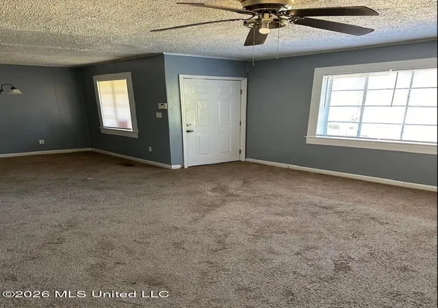 Photo 3 of Single family home for sale at 1915 Shady Ln Dr, Jackson, MS 39204 | MLS# 4157450 | Listing updated on 2026-09-22