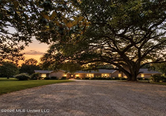 Photo 1 of Sale Pending at 152 Brooksberg Dr, Magee, MS 39111 | MLS# 4157823 | Listing updated on 2026-10-23
