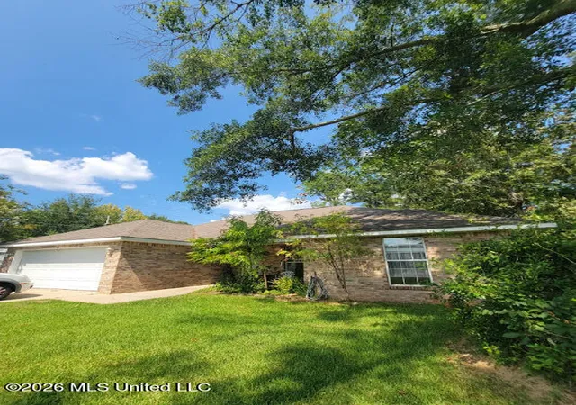 Single family home for sale at 710 S Hill Ct, Biloxi, MS 39532 | MLS# 4157909