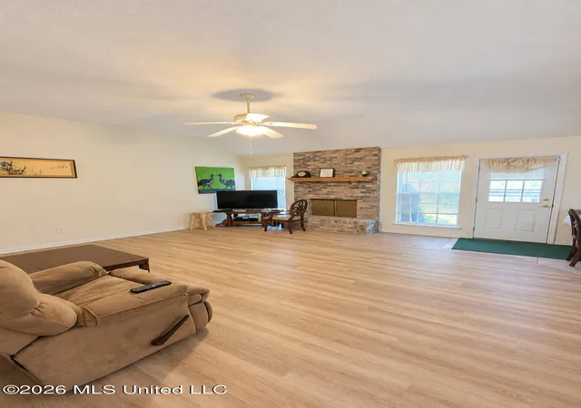 Photo 3 of Single family home for sale at 710 S Hill Ct, Biloxi, MS 39532 | MLS# 4157909 | Listing updated on 2026-10-16