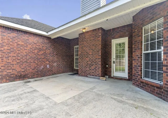 Photo 3 of Single family home for sale at 2933 Village Cir, Ocean Springs, MS 39564 | MLS# 4157988 | Listing updated on 2026-09-09