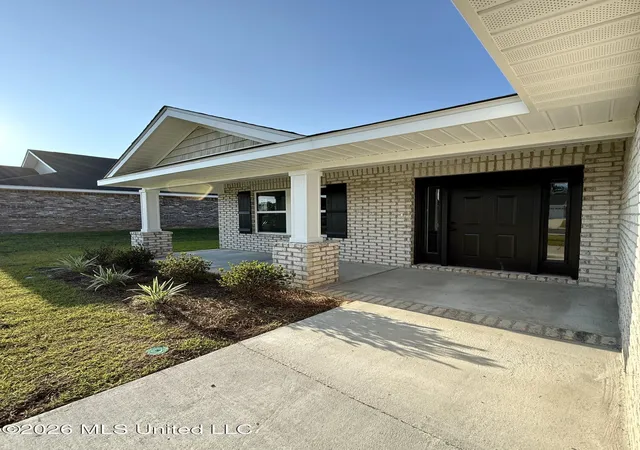 Photo 3 of Single family home for sale at 14164 Hartland Dr, Gulfport, MS 39503 | MLS# 4158554 | Listing updated on 2026-10-19