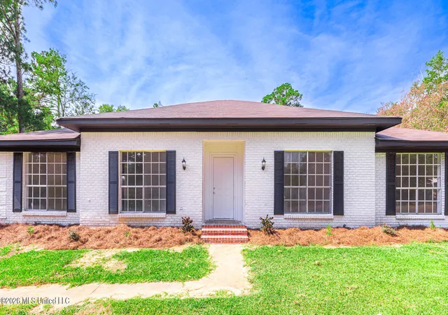 Photo 1 of Single family home for sale at 303 Kiowa Dr, Madison, MS 39110 | MLS# 4158542 | Listing updated on 2026-09-16