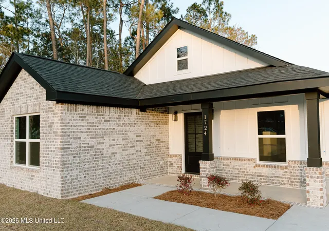 Photo 1 of Single family home for sale at 3313 Bonita Rd, Gautier, MS 39553 | MLS# 4158547 | Listing updated on 2026-10-08