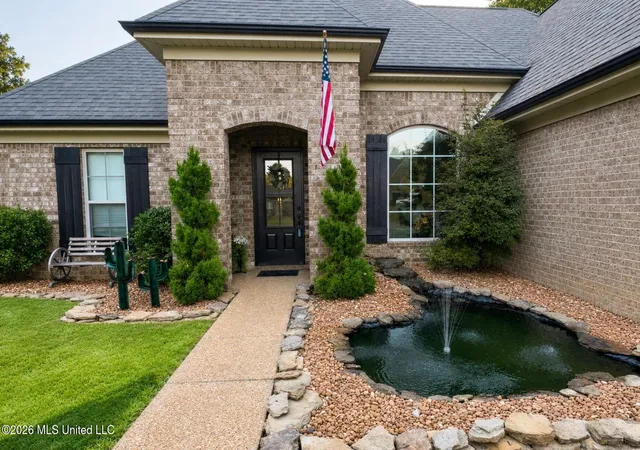Photo 2 of Single family home for sale at 104 Creekside Dr, Senatobia, MS 38668 | MLS# 4158681 | Listing updated on 2026-09-11