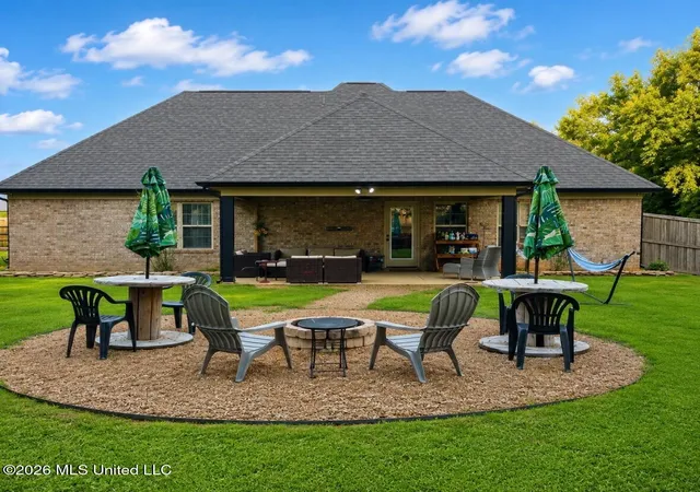 Photo 3 of Single family home for sale at 104 Creekside Dr, Senatobia, MS 38668 | MLS# 4158681 | Listing updated on 2026-09-11