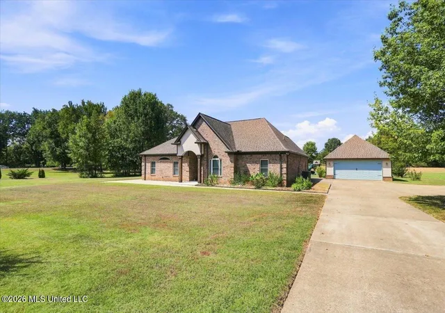 Photo 2 of Single family home for sale at 196 S Moore Xing, Byhalia, MS 38611 | MLS# 4161746 | Listing updated on 2026-09-14