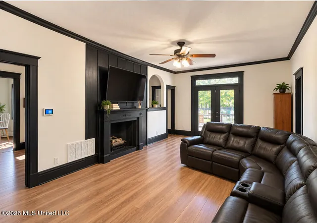 Photo 3 of Single family home for sale at 818 Fairview St, Jackson, MS 39202 | MLS# 4158875 | Listing updated on 2026-10-16