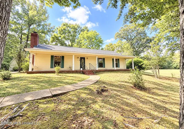 Photo 3 of Single family home for sale at 304 Pebblecreek Rd, Grenada, MS 38901 | MLS# 4162077 | Listing updated on 2026-09-11