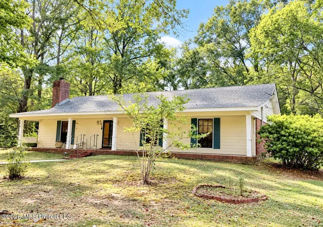 Photo 4 of Single family home for sale at 304 Pebblecreek Rd, Grenada, MS 38901 | MLS# 4162077 | Listing updated on 2026-09-11