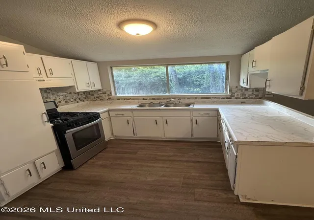 Photo 3 of Single family home for sale at 4344 California Ave, Jackson, MS 39213 | MLS# 4159285 | Listing updated on 2026-09-14