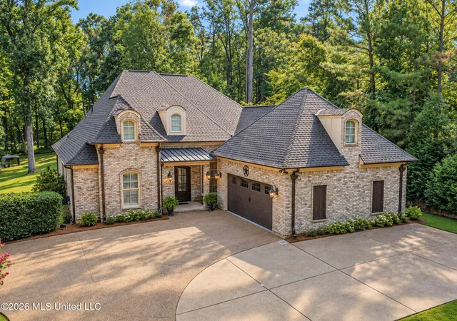 Photo 1 of Sale Pending at 103 Turtle Crk Dr, Batesville, MS 38606 | MLS# 4159315 | Listing updated on 2026-10-11