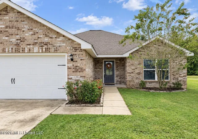 Photo 1 of Single family home for sale at 5 Elk Ct, Picayune, MS 39466 | MLS# 4159560 | Listing updated on 2026-10-12