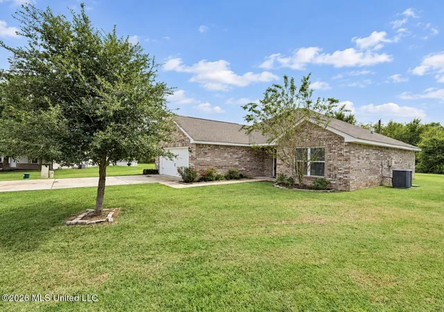 Photo 2 of Single family home for sale at 5 Elk Ct, Picayune, MS 39466 | MLS# 4159560 | Listing updated on 2026-10-12