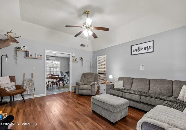 Photo 3 of Sale Pending at 6616 Valerie Dr, Olive Branch, MS 38654 | MLS# 4161664 | Listing updated on 2026-09-11