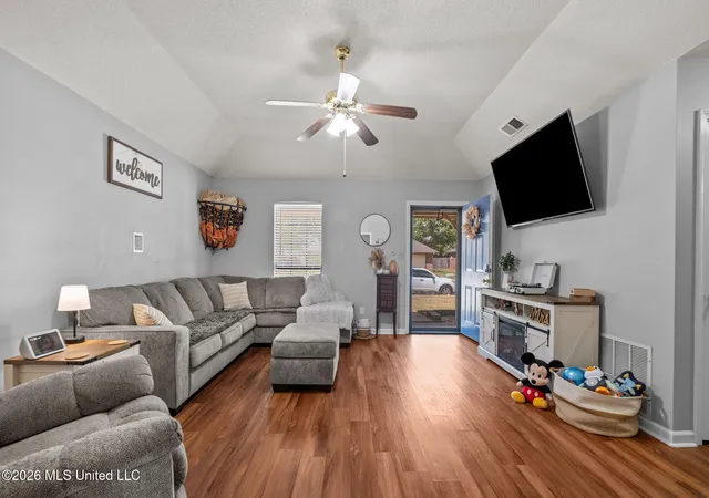 Photo 4 of Sale Pending at 6616 Valerie Dr, Olive Branch, MS 38654 | MLS# 4161664 | Listing updated on 2026-09-11