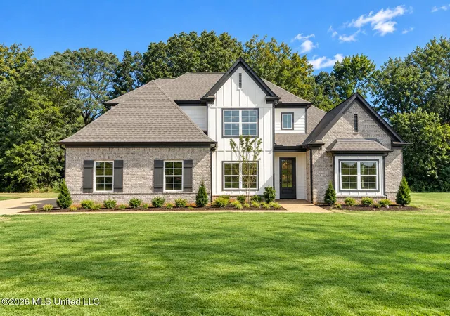 Photo 1 of Single family home for sale at 302 Wells Dr, Hernando, MS 38632 | MLS# 4159839 | Listing updated on 2026-10-27