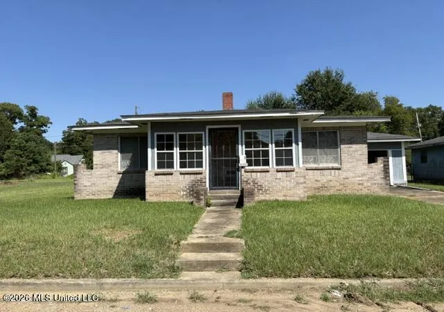 Photo 3 of Single family home for sale at 1150 Aberdeen St, Jackson, MS 39209 | MLS# 4159894 | Listing updated on 2026-10-13