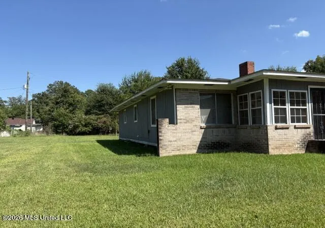 Photo 4 of Single family home for sale at 1150 Aberdeen St, Jackson, MS 39209 | MLS# 4159894 | Listing updated on 2026-10-13