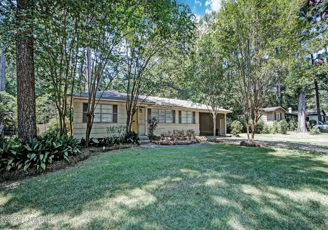Photo 2 of Single family home for sale at 5473 Pine Ln Dr, Jackson, MS 39211 | MLS# 4161436 | Listing updated on 2026-09-10