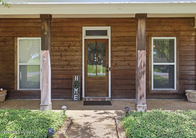 Photo 3 of Single family home for sale at 261 Cherry Bark Dr, Brandon, MS 39047 | MLS# 4161063 | Listing updated on 2026-09-15
