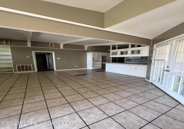 Photo 4 of Single family home for sale at 1769 Cheswood Dr, Jackson, MS 39204 | MLS# 4160249 | Listing updated on 2026-09-25