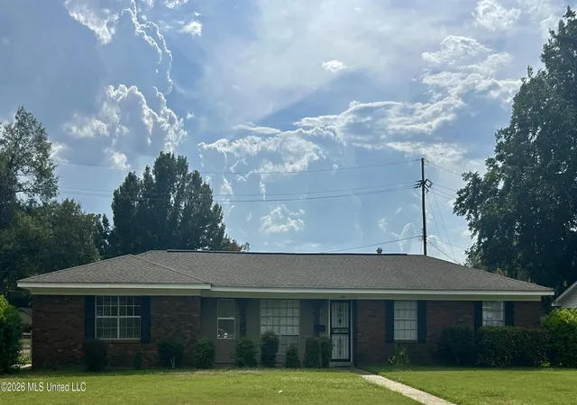 Photo 1 of Single family home for sale at 1301 Medallion Dr, Greenwood, MS 38930 | MLS# 4162189 | Listing updated on 2026-09-11