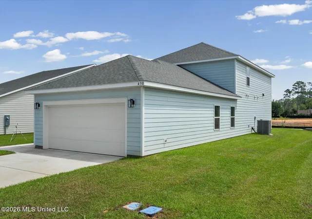 Photo 3 of Single family home for sale at 430 Pimento Cir, Ocean Springs, MS 39564 | MLS# 4160326 | Listing updated on 2026-10-06