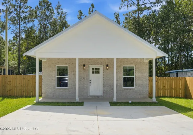 Photo 1 of Single family home for sale at 1805 Broadmoor Dr, Gautier, MS 39553 | MLS# 4160425 | Listing updated on 2026-10-05