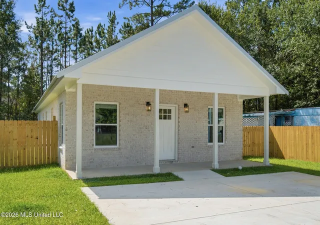 Photo 2 of Single family home for sale at 1805 Broadmoor Dr, Gautier, MS 39553 | MLS# 4160425 | Listing updated on 2026-10-05
