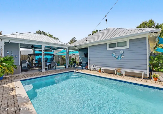 Photo 3 of Single family home for sale at 427 Saint George St, Bay Saint Louis, MS 39520 | MLS# 4165473 | Listing updated on 2026-10-16