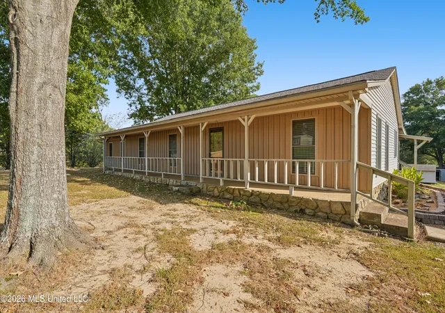 Photo 3 of Single family home for sale at 13585 Holly Springs Rd, Byhalia, MS 38611 | MLS# 4162272 | Listing updated on 2026-09-14