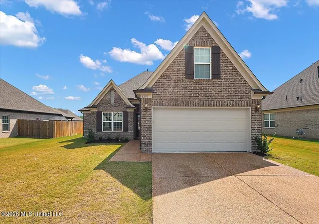 Photo 1 of Sale Pending at 8692 Hayes Dr, Southaven, MS 38672 | MLS# 4162460 | Listing updated on 2026-09-25
