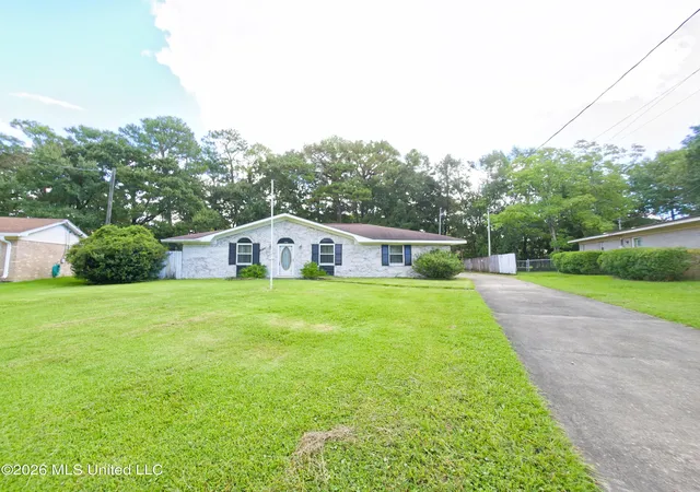 Photo 2 of Single family home for sale at 1800 Pat Dr, Gautier, MS 39553 | MLS# 4161655 | Listing updated on 2026-09-06