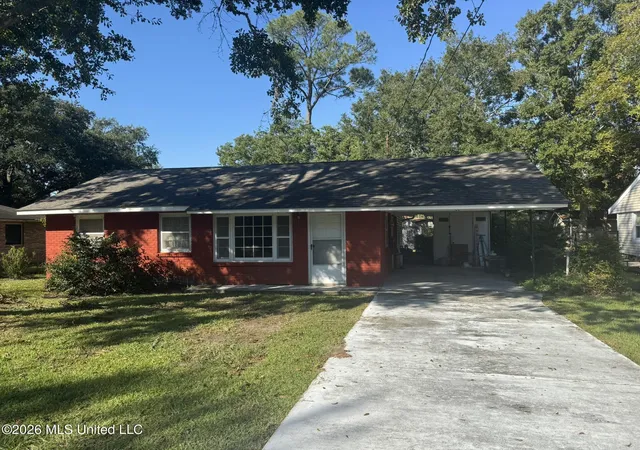 Photo 2 of Single family home for sale at 1217 13th Ct, Pascagoula, MS 39567 | MLS# 4160449 | Listing updated on 2026-10-14