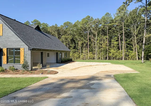 Photo 2 of Single family home for sale at 319 Grace Acres Dr, Brandon, MS 39047 | MLS# 4160476 | Listing updated on 2026-09-14