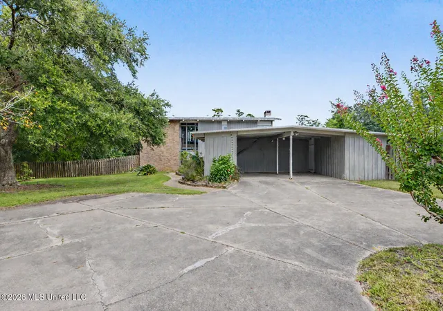 Photo 2 of Sale Pending at 2416 Rolling Meadows Rd, Gautier, MS 39553 | MLS# 4160529 | Listing updated on 2026-09-12
