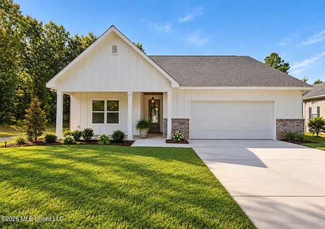 Photo 1 of Single family home for sale at 420 Gladstone St, Bay Saint Louis, MS 39520 | MLS# 4165061 | Listing updated on 2026-10-13