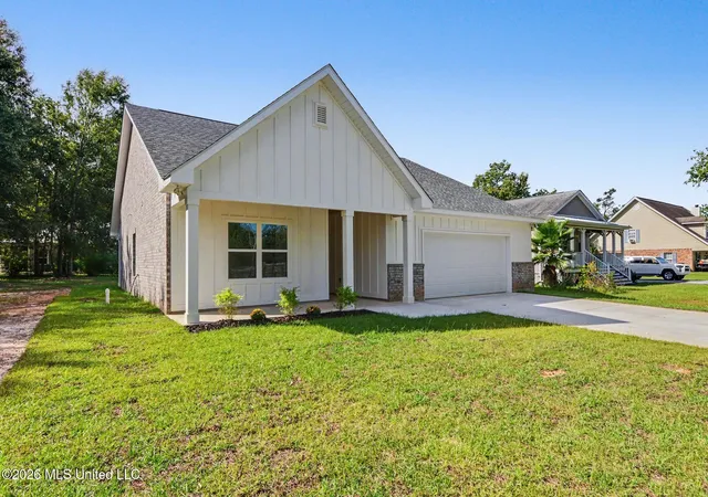 Photo 3 of Single family home for sale at 420 Gladstone St, Bay Saint Louis, MS 39520 | MLS# 4165061 | Listing updated on 2026-10-13