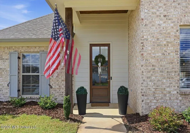 Photo 3 of Single family home for sale at 101 Lakecrest Dr, Madison, MS 39110 | MLS# 4161112 | Listing updated on 2026-09-18