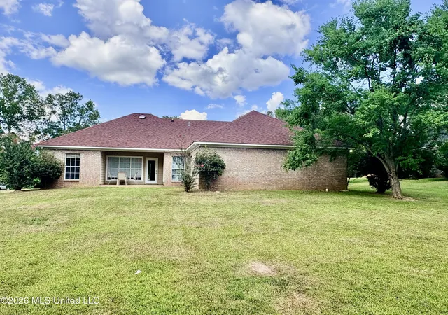 Photo 3 of Single family home for sale at 705 Forest Woods Dr, Byram, MS 39272 | MLS# 4161392 | Listing updated on 2026-09-03