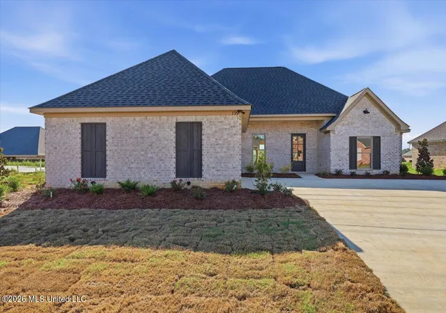 Photo 2 of Single family home for sale at 139 Palace Xing, Flowood, MS 39232 | MLS# 4160605 | Listing updated on 2026-09-14