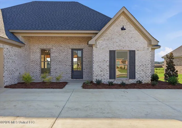 Photo 2 of Single family home for sale at 139 Palace Xing, Flowood, MS 39232 | MLS# 4160605 | Listing updated on 2026-09-14