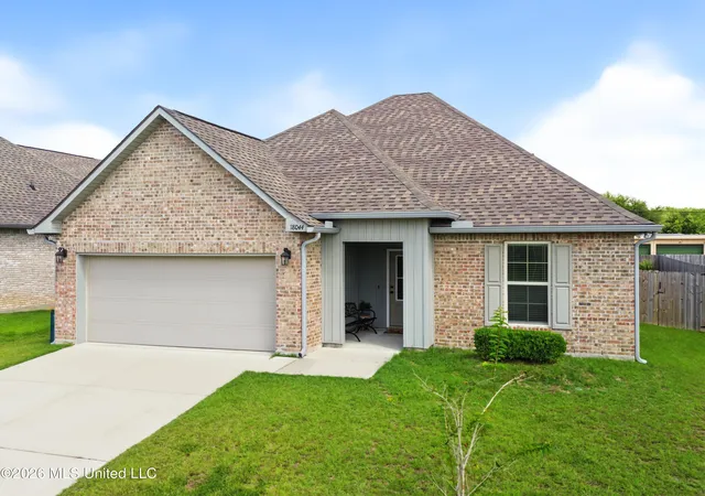 Photo 3 of Single family home for sale at 18044 Evergreen Dr, Gulfport, MS 39503 | MLS# 4161308 | Listing updated on 2026-09-03