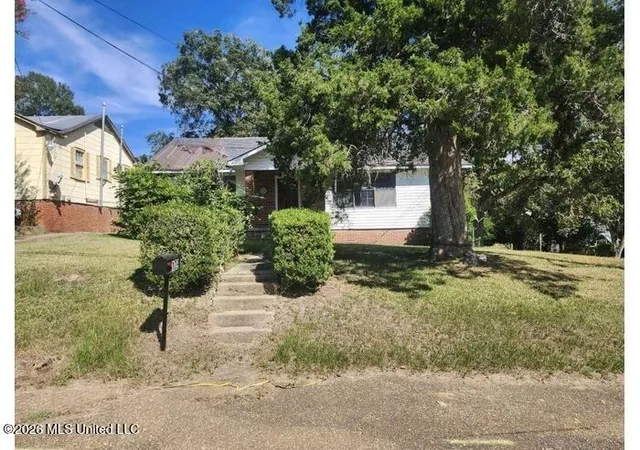 Photo 2 of Single family home for sale at 109 Gayosa Ave, Natchez, MS 39120 | MLS# 4160616 | Listing updated on 2026-10-05