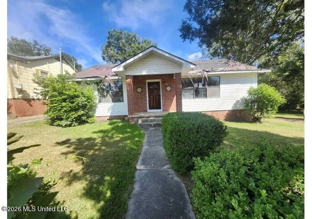Photo 4 of Single family home for sale at 109 Gayosa Ave, Natchez, MS 39120 | MLS# 4160616 | Listing updated on 2026-10-27
