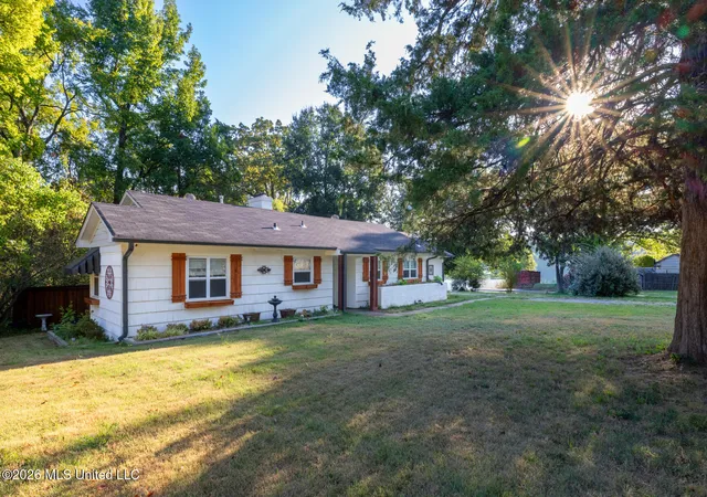 Photo 2 of Single family home for sale at 7460 W Shahkoka Dr, Olive Branch, MS 38654 | MLS# 4161358 | Listing updated on 2026-10-21